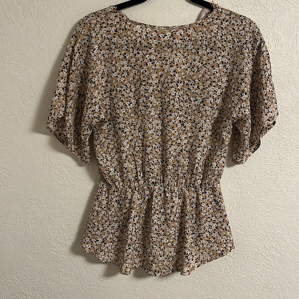 Floral button blouse - Picture 2 of 2